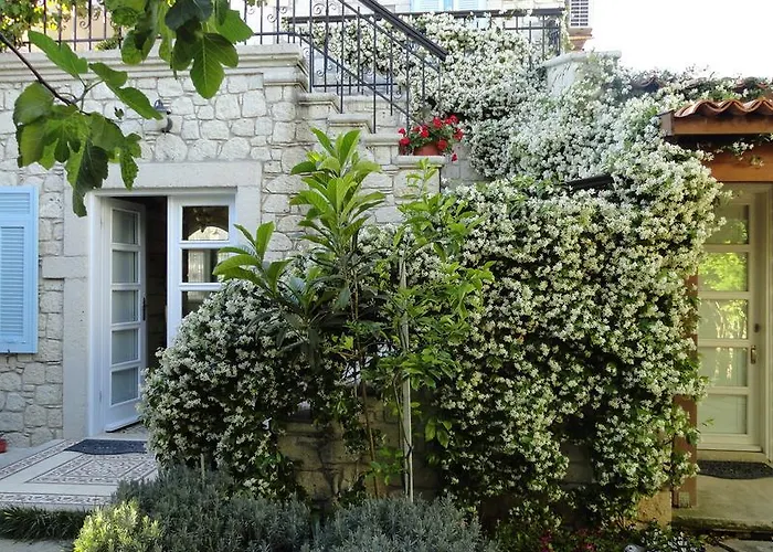 Incirliev - Special Category Hotel Alaçatı